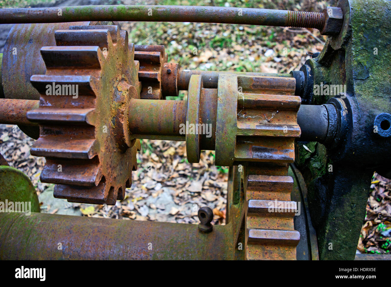 Der alte Mechanismus für Boote aus dem Wasser ziehen. Stockfoto