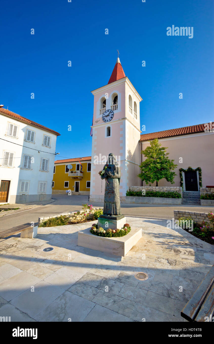 Diklo-Platz und Kirche besichtigen, Dalmatien, Kroatien Stockfoto