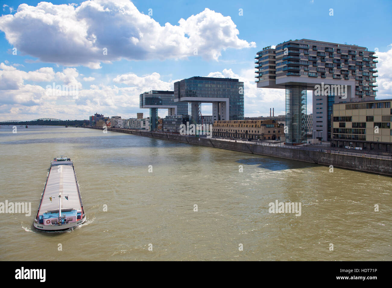 Europa, Deutschland, Köln, die Kran-Häuser am Hafen Rheinau Architekten Hadi Teherani, Rhein Stockfoto