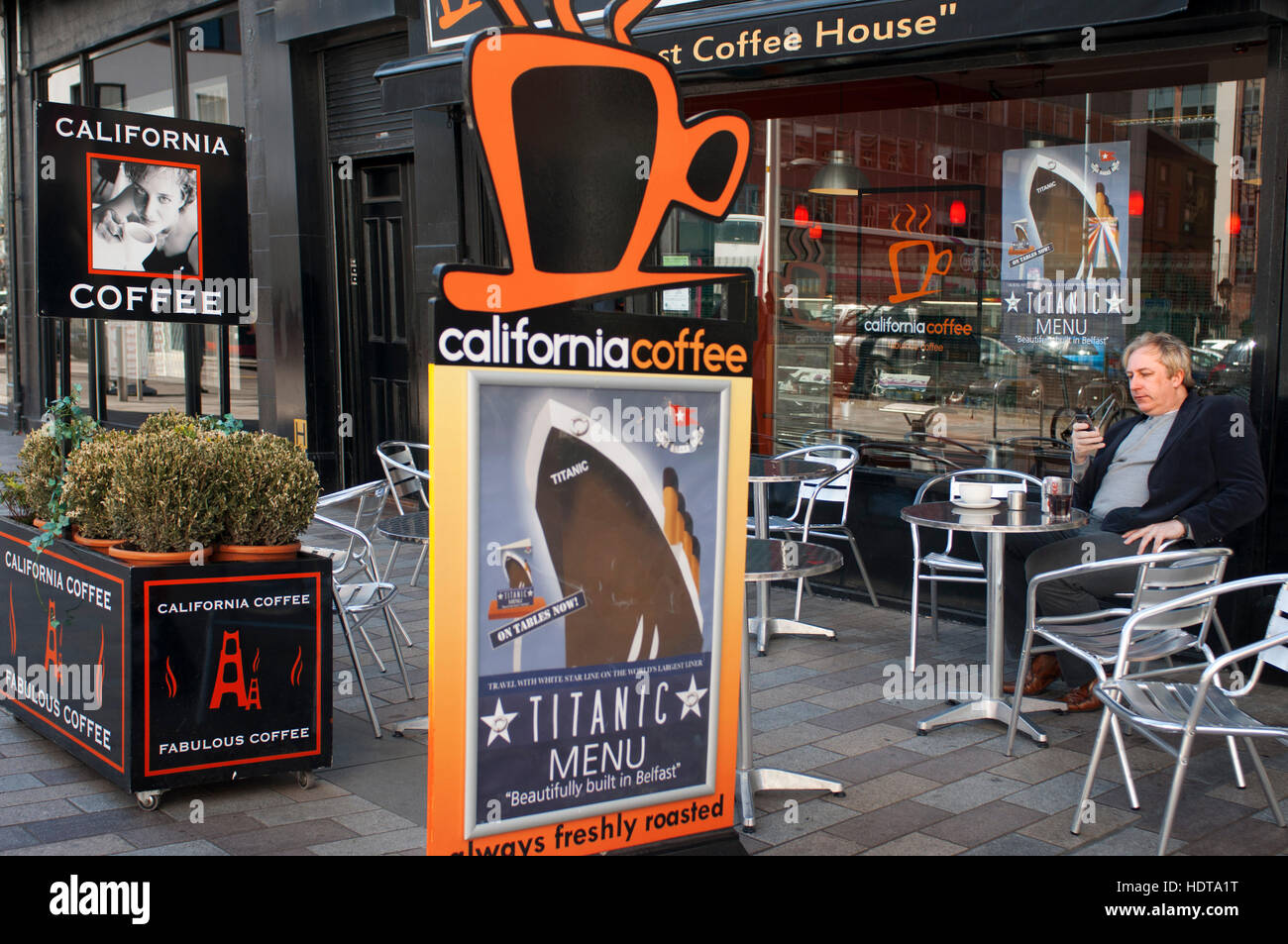 Kalifornien Kaffee ist eines der zahlreichen Restaurants, darunter ein Titanic-Menü in Belfast, Nordirland, Vereinigtes Königreich. Stockfoto