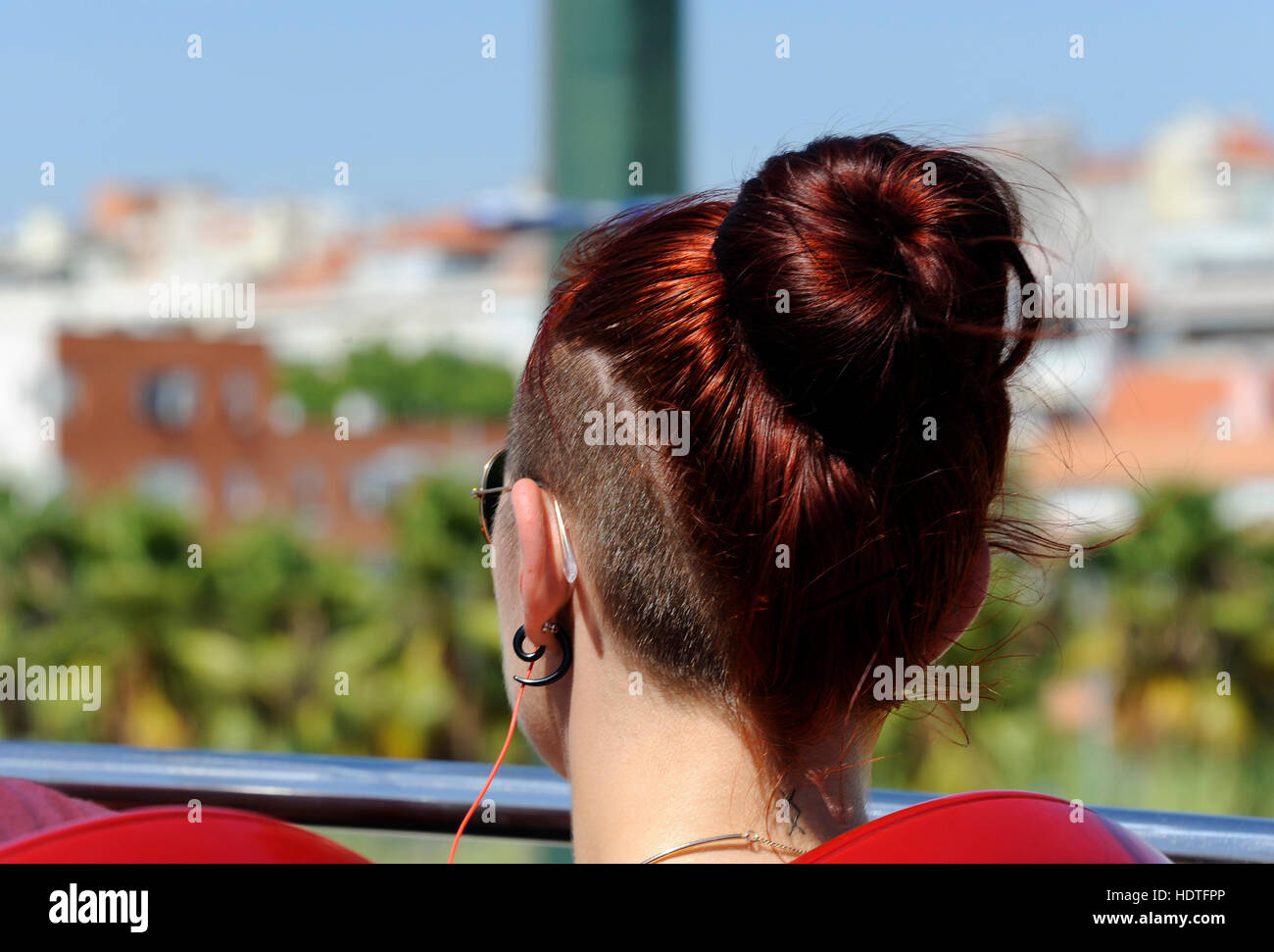 Bustour mit Mädchen mit roten Haaren, Lisboa, Lissabon, Portugal Stockfoto