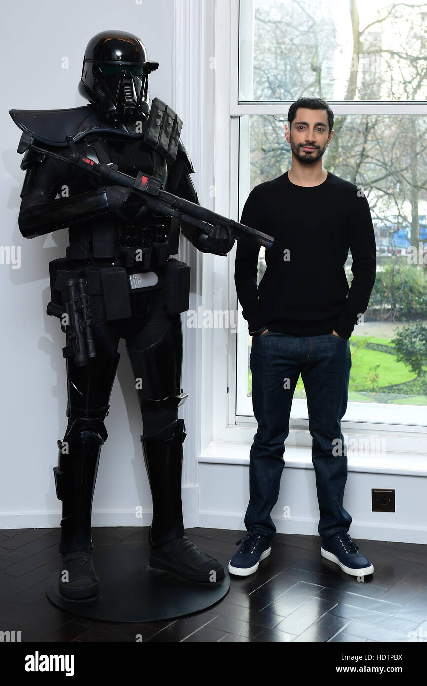 Riz Ahmed besucht die Rogue One: A Star Wars Geschichte Fototermin im Corinthia Hotel, London. Stockfoto