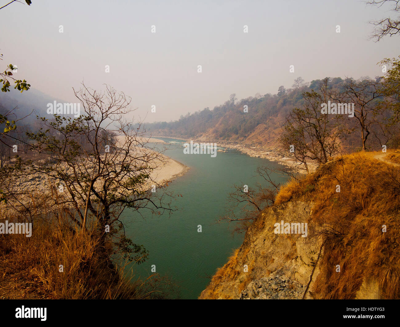 Sarda Fluss aus den Weg gehen von Tulighad, Chuka Dorf, Kumaon Hills, Uttarakhand. Indien Stockfoto