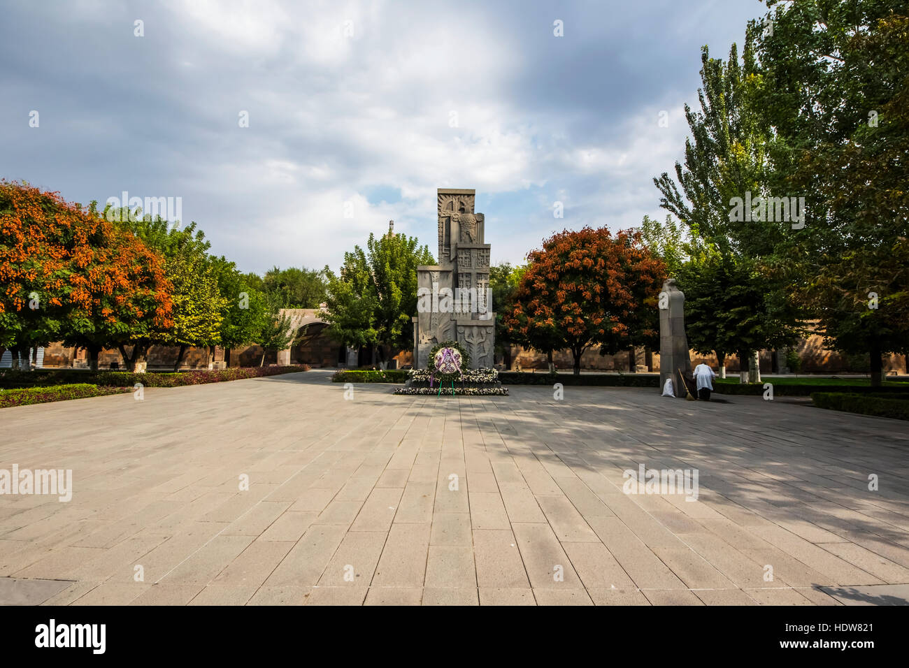 Baptisterium in Etchmiadzin Kathedrale und Genozid-Denkmal; Vagharshapat, Provinz Armawir, Armenien Stockfoto