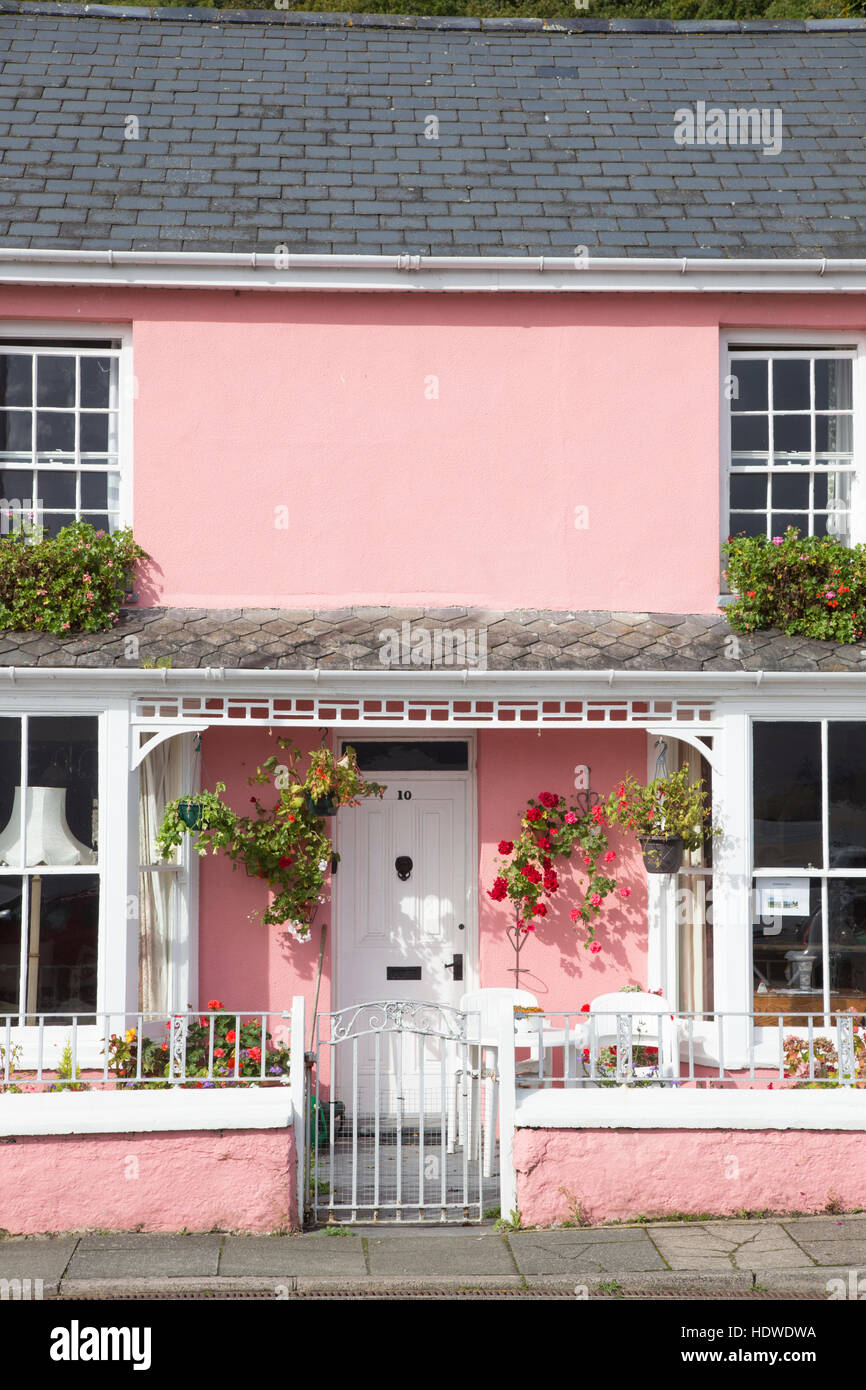 Attraktives Ferienhaus in dem kleinen Fischerdorf Dorf von Borth-y-Gest, in der Nähe von Porthmadog, North Wales, UK Stockfoto