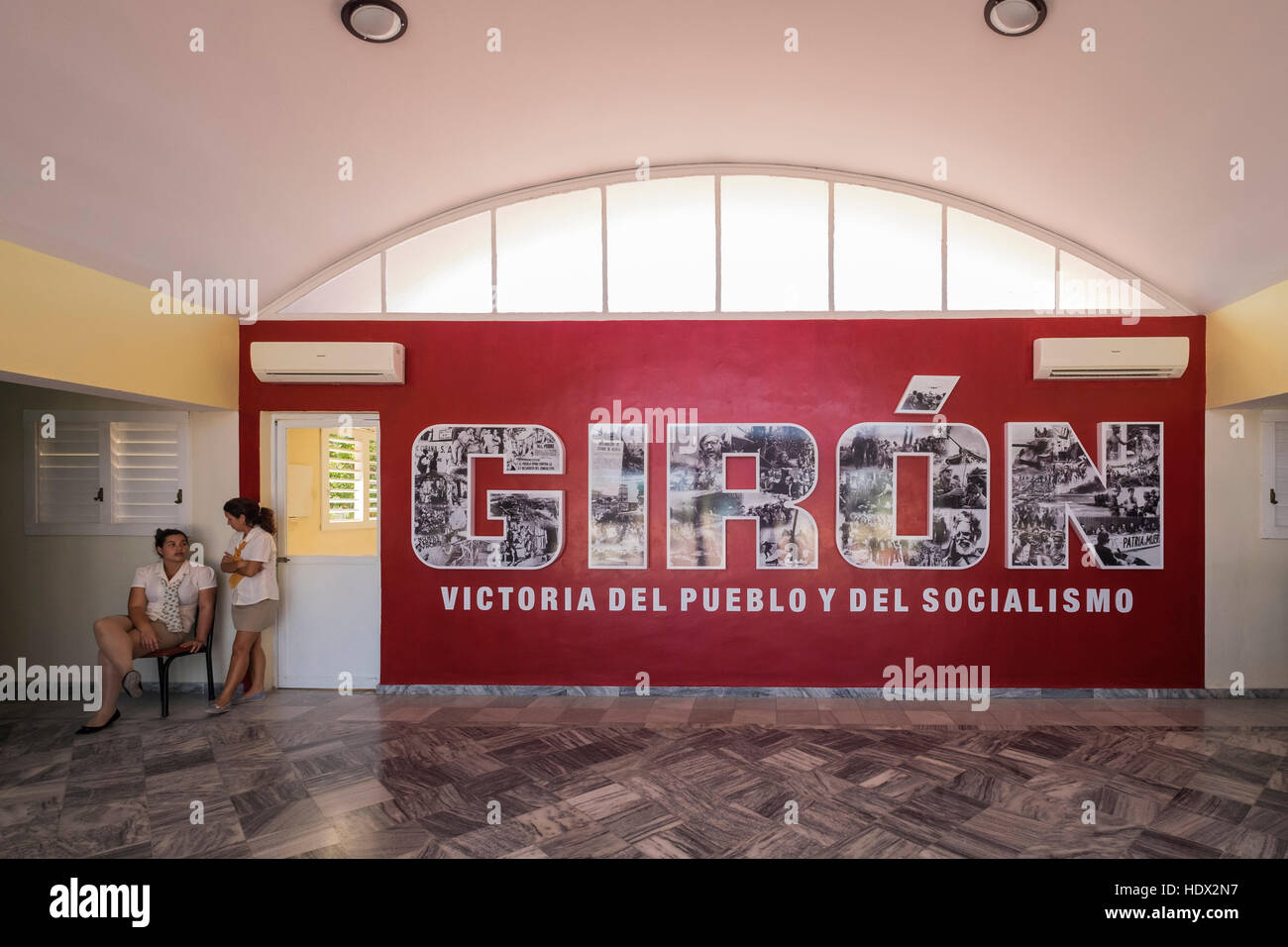 Eintritt in das Museum zum Gedenken an die Schweinebucht Schlacht, Playa Girón, Kuba Stockfoto