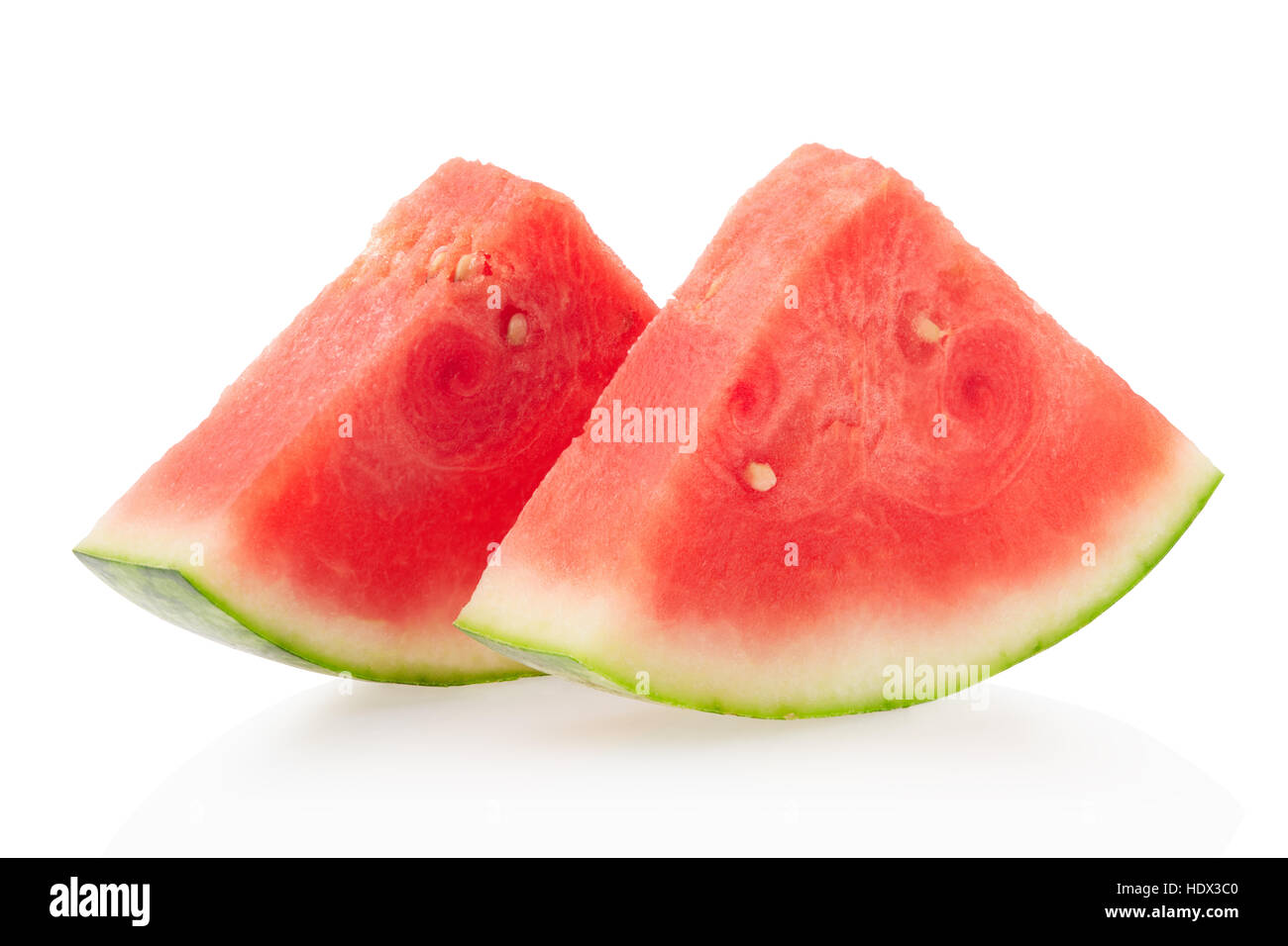 Zwei Wassermelone Scheiben isoliert auf weiss, Schneidepfad enthalten Stockfoto
