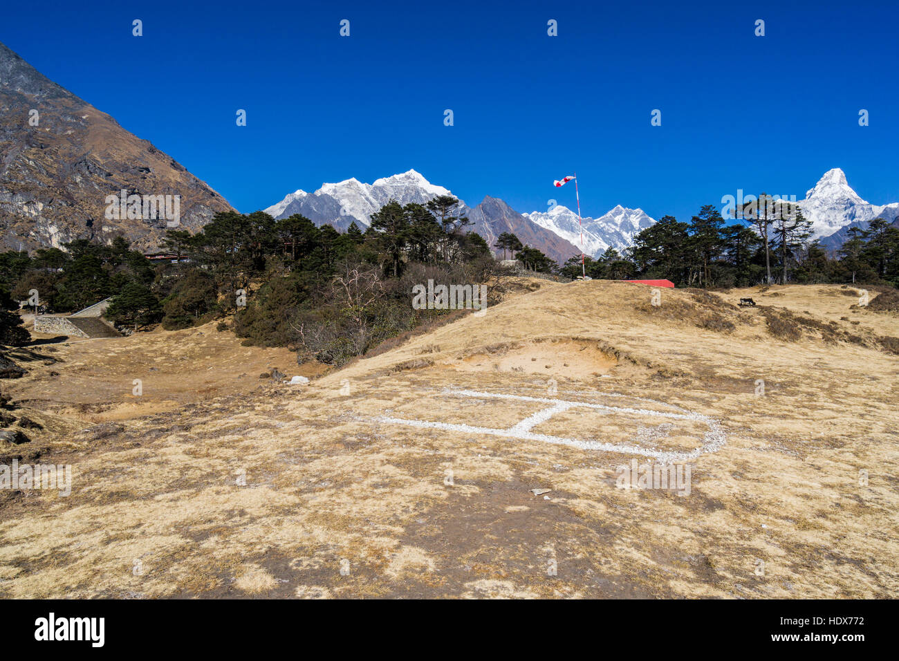 Der heli Pad von Everest View Hotel, hoch über Namche Bazar auf 3900 m Höhe Stockfoto