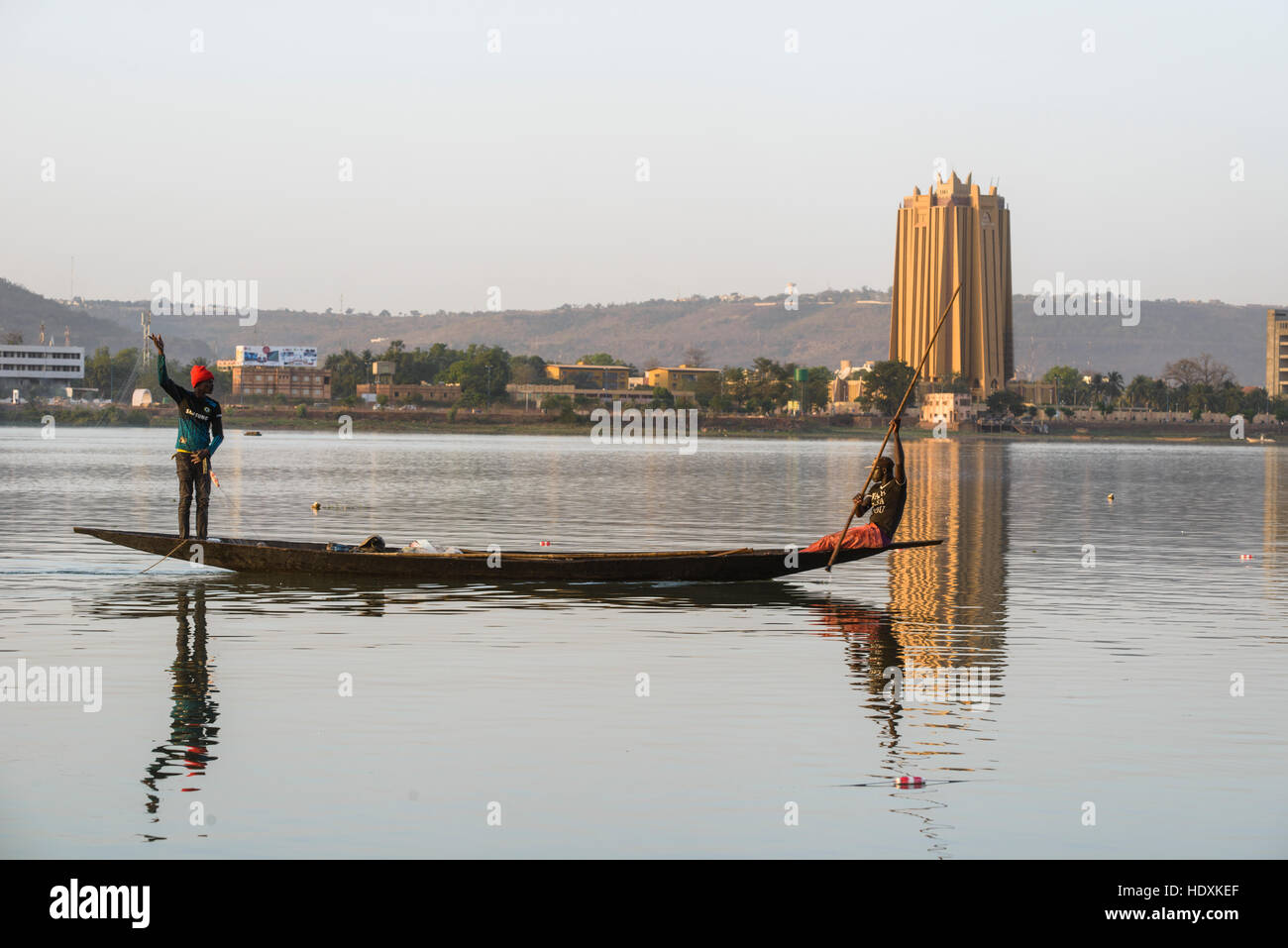 Fischer im Fluss Niger in Bamako, Mali Stockfoto