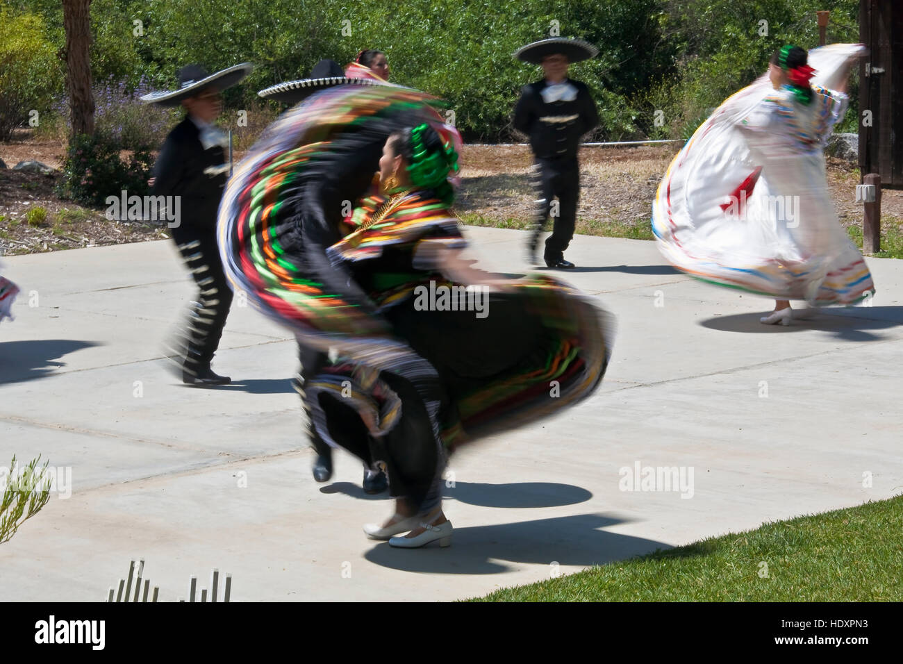 Ballett Folklorico mexikanischen Tänzerinnen im freien Stockfoto