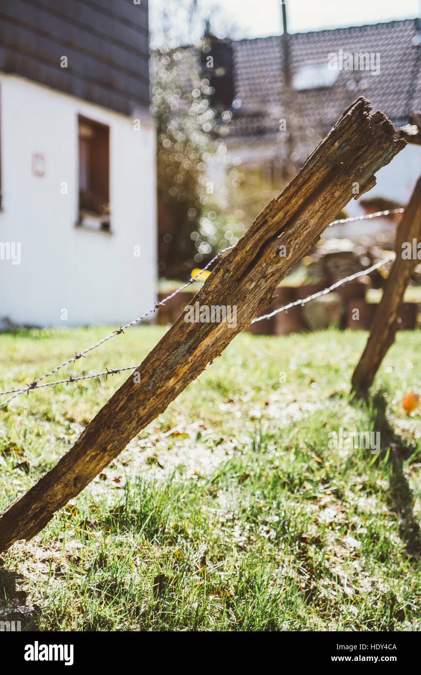 Holzpfahlzaun Stockfotos Und -Bilder Kaufen - Alamy