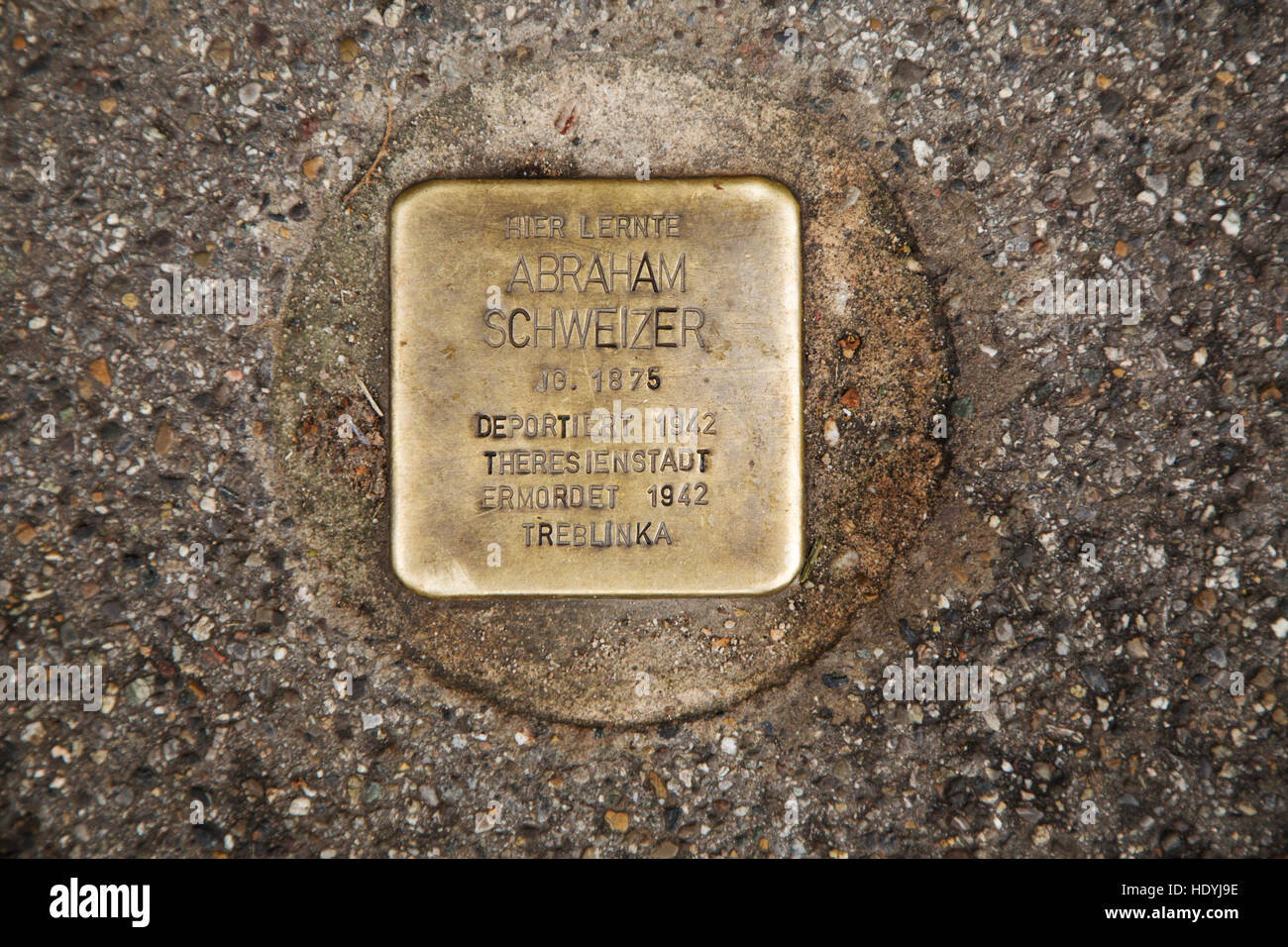 Ein Denkmal für Abraham Schweizer, eines der jüdischen Menschen deportiert und ermordet wurden während des Holocaust, in Esslingen, Deutschland. Stockfoto