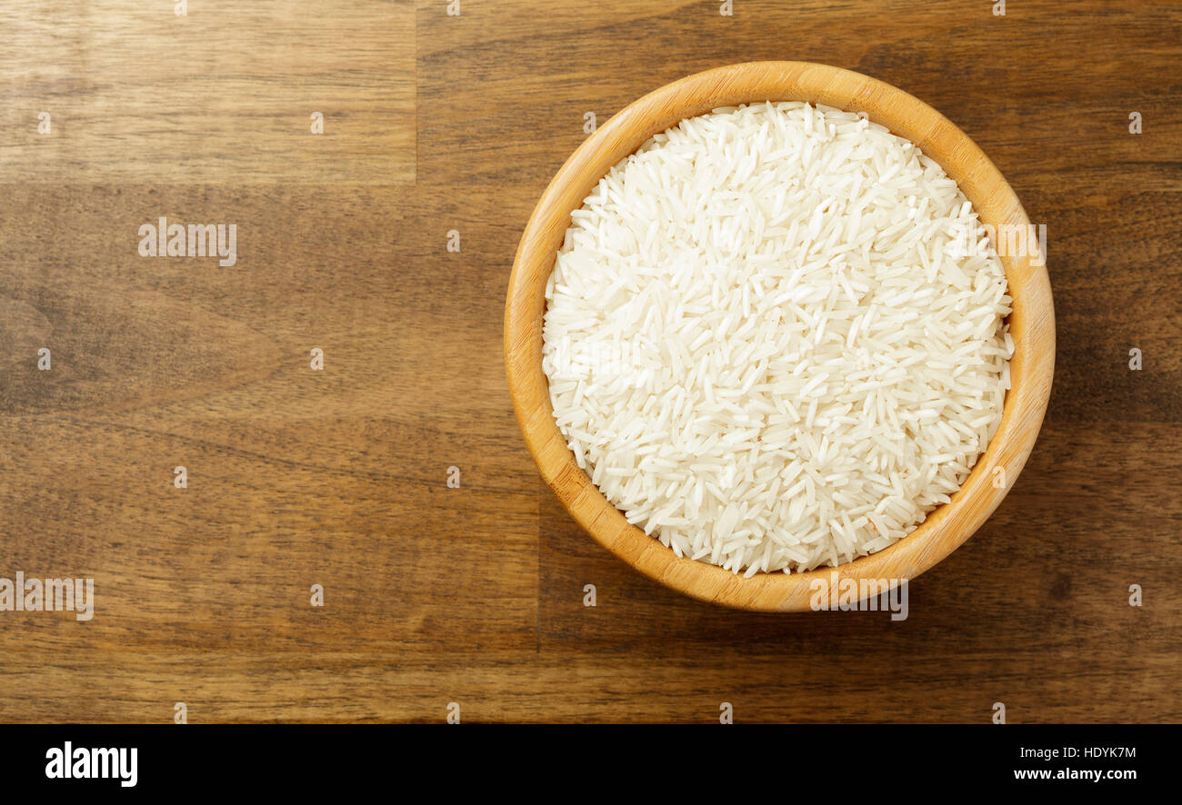 Weißer Reis in einer Holzschale Stockfoto