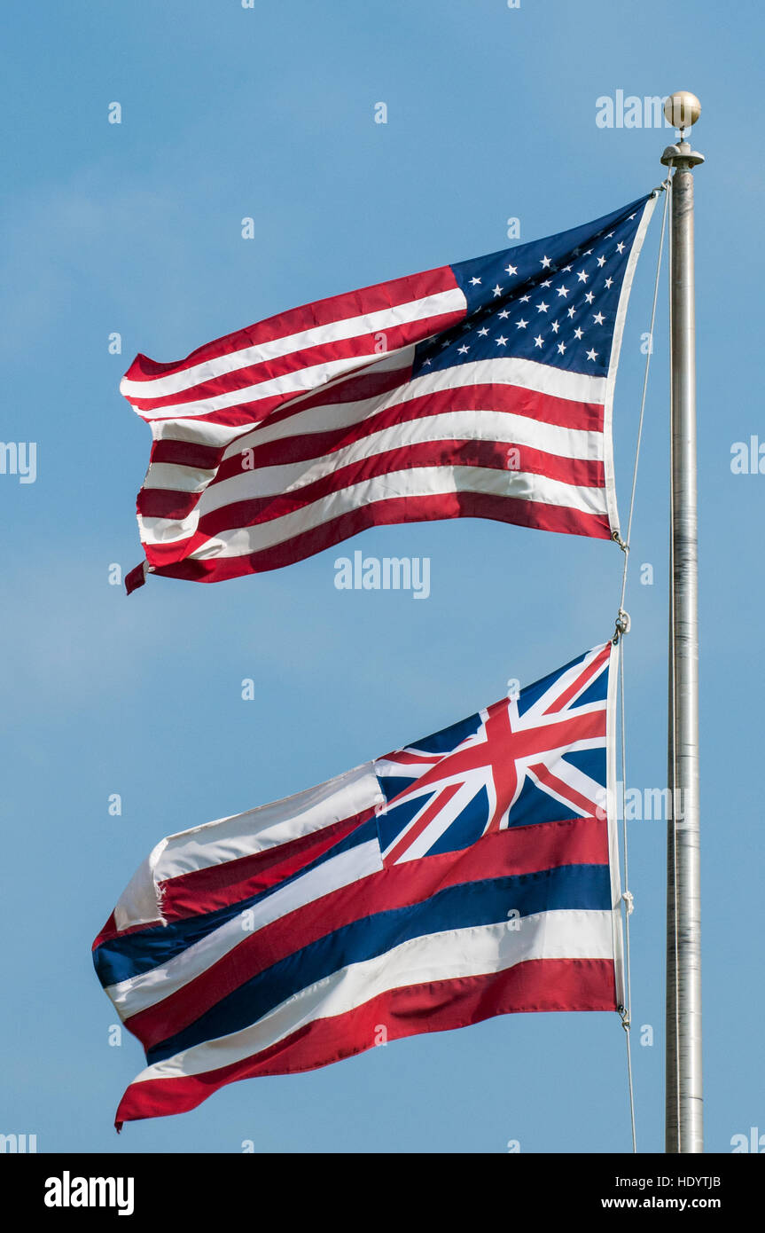 Amerikanischen und Hawaii State Flags, Oahu, Hawaii. Stockfoto
