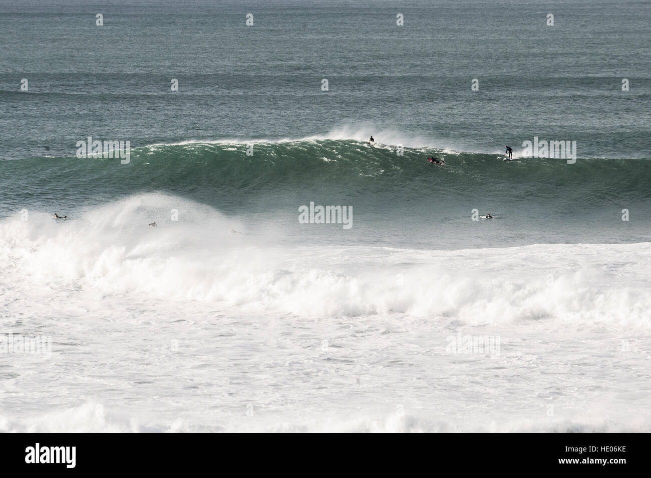 Cornwall, UK. 16. Dezember 2016. Das Wetter. Die größte surfbar Wellen der Welt traf das Cribbar in Newquay heute nach 15 ft Wellen der Küste von Cornwall, England, UK, 16. Dezember 2016 schlug. © MPAK/Alamy Live-Nachrichten Stockfoto