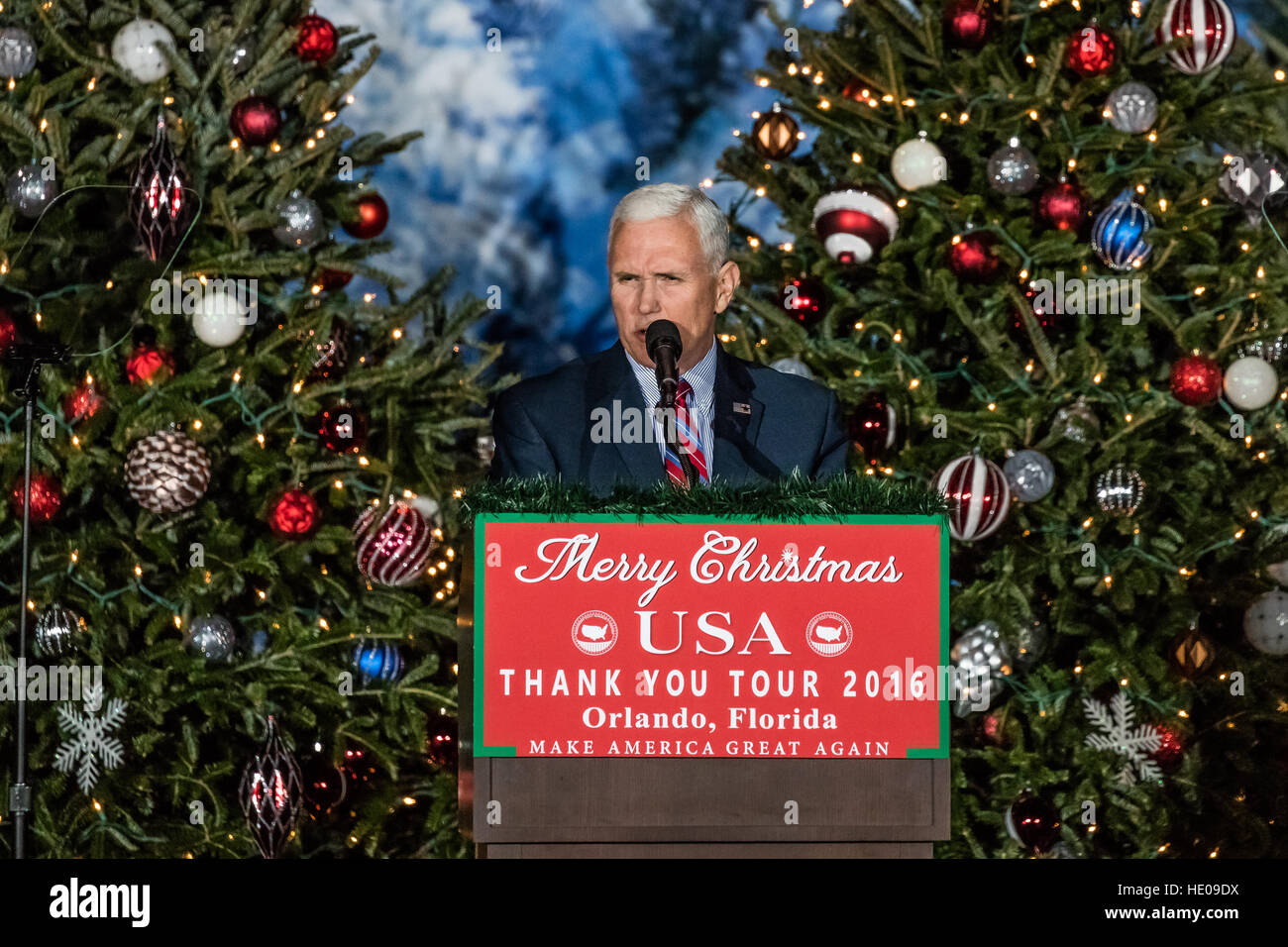 Orlando, Florida, USA. 16. Dezember 2016. Vice President wählen Mike Pence spricht das Publikum während Präsident wählen Donald Trump danke Tour auf Freitag, 16. Dezember 2016 in Central Florida Fair großzügig in Orlando, Florida. © Foto Zugang/Alamy Live N Stockfoto