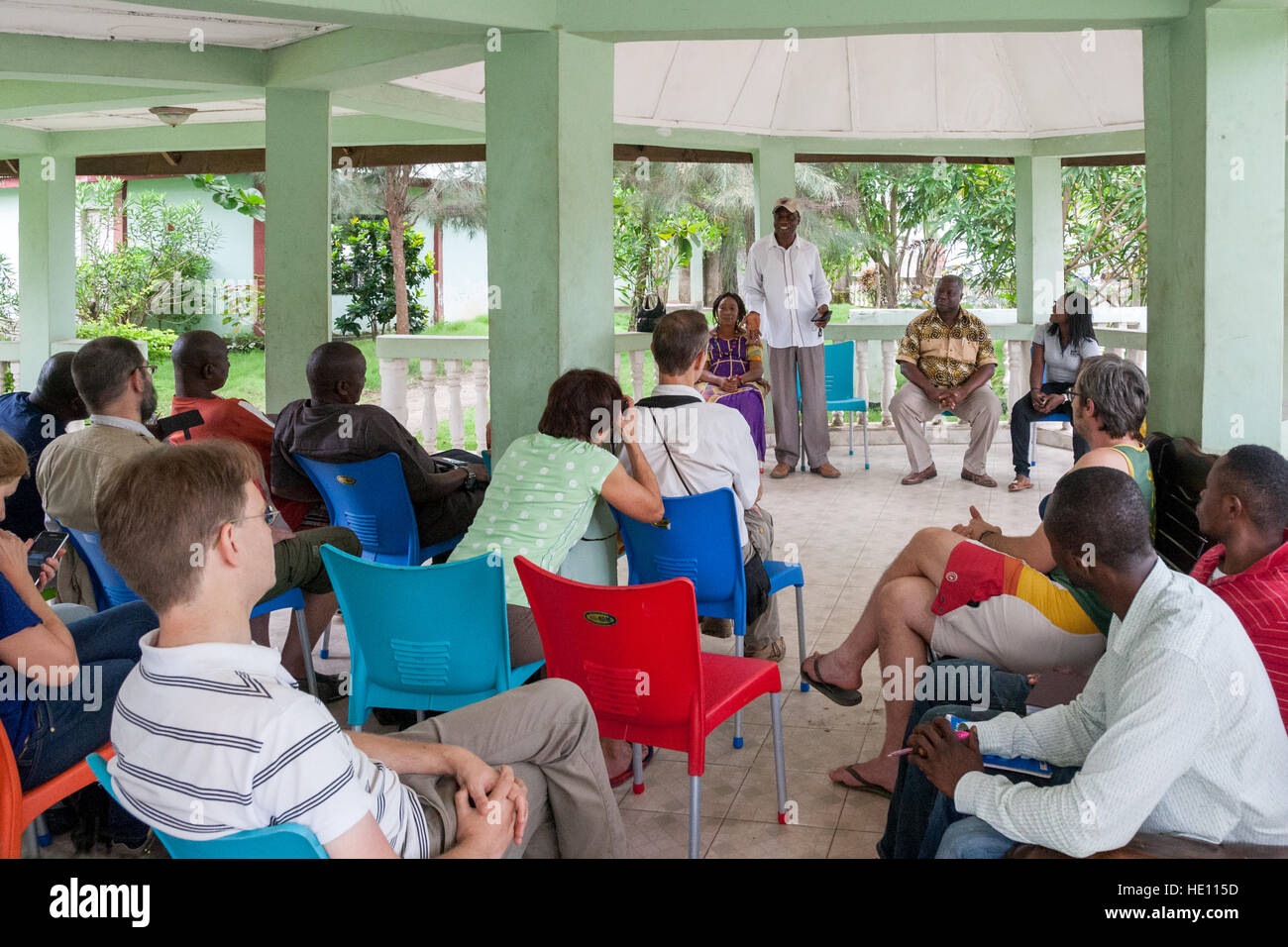 Treffen im Hotel in Sierra Leone Stockfoto