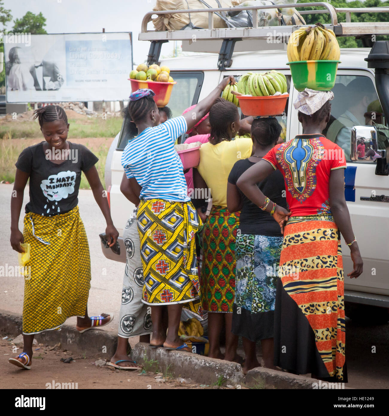 Imbissangebot im Rastplatz in Sierra Leone Stockfoto