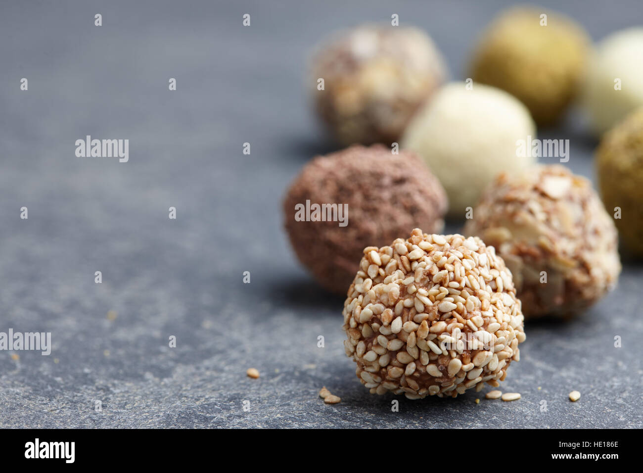 Handgefertigte Trüffel-Pralinen Stockfoto