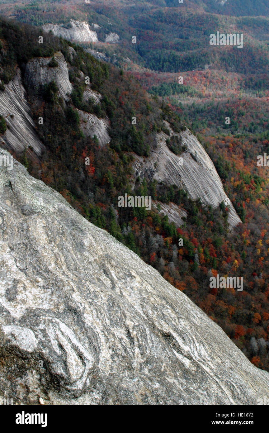 Whiteside Berg und im Herbst Laub, Nantahala National Forest, North Carolina, USA Stockfoto