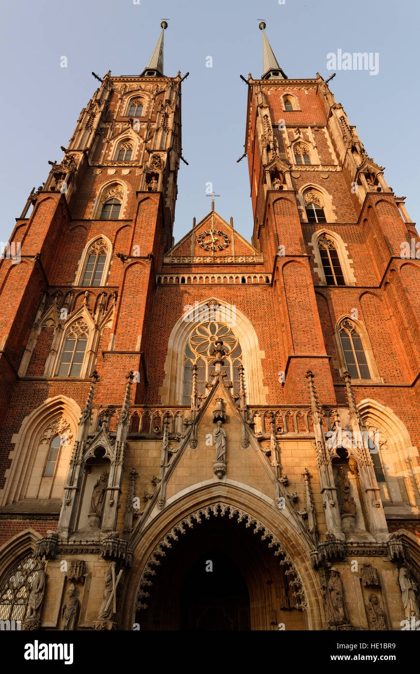 Türme, Breslauer Dom, Kathedrale St. Johannes des Täufers, Breslau, Polen Stockfoto