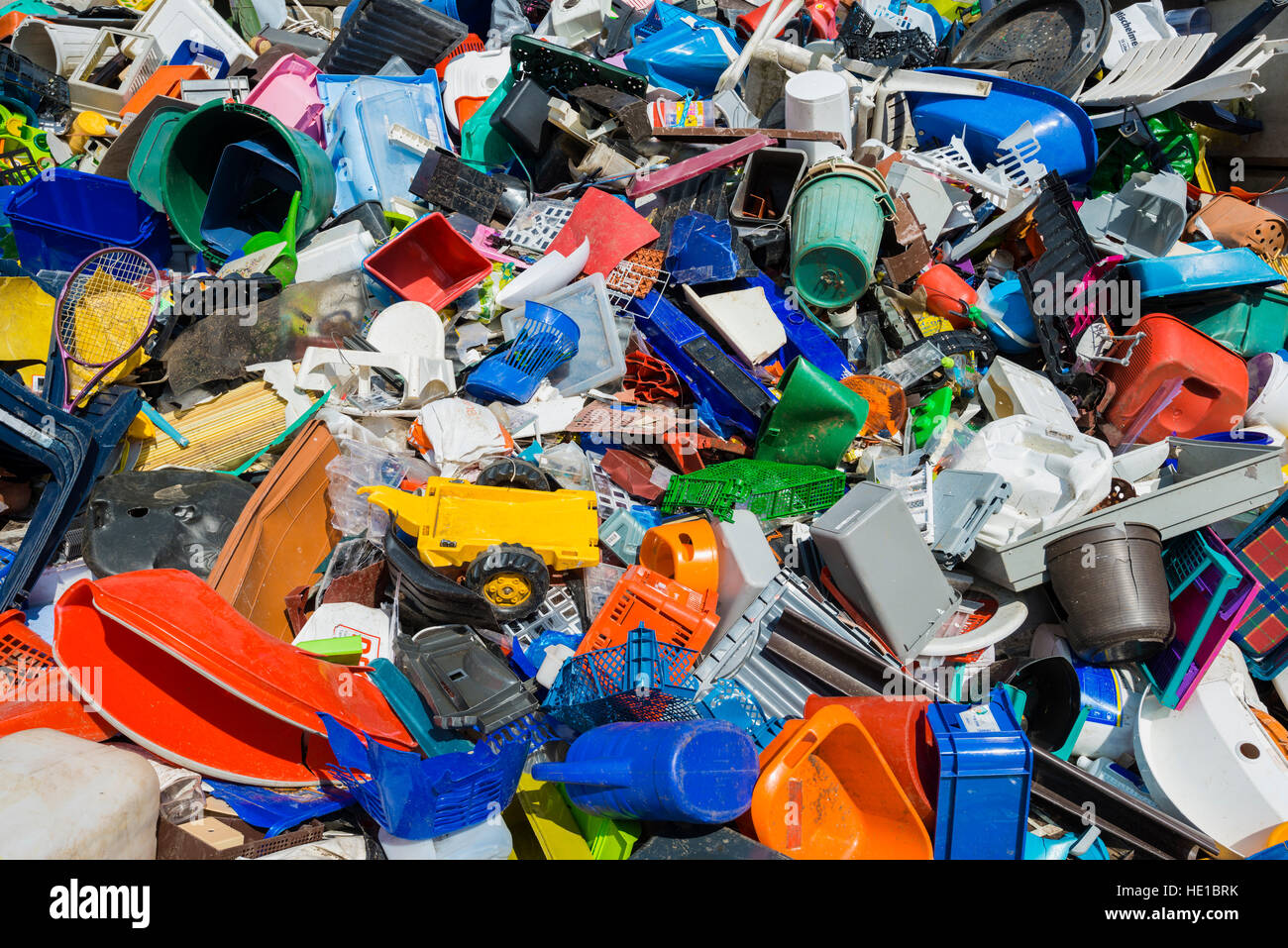 Bunten Müll, Kunststoff-Abfälle zur Verwertung sortiert Stockfoto