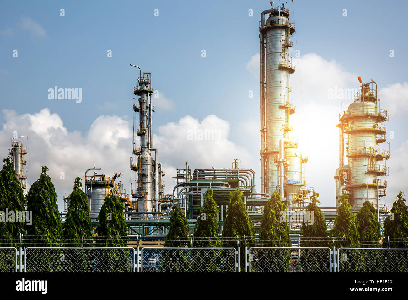 Erzeugung von elektrischer Energie Fabrik und industriellen Hintergrund. Stockfoto