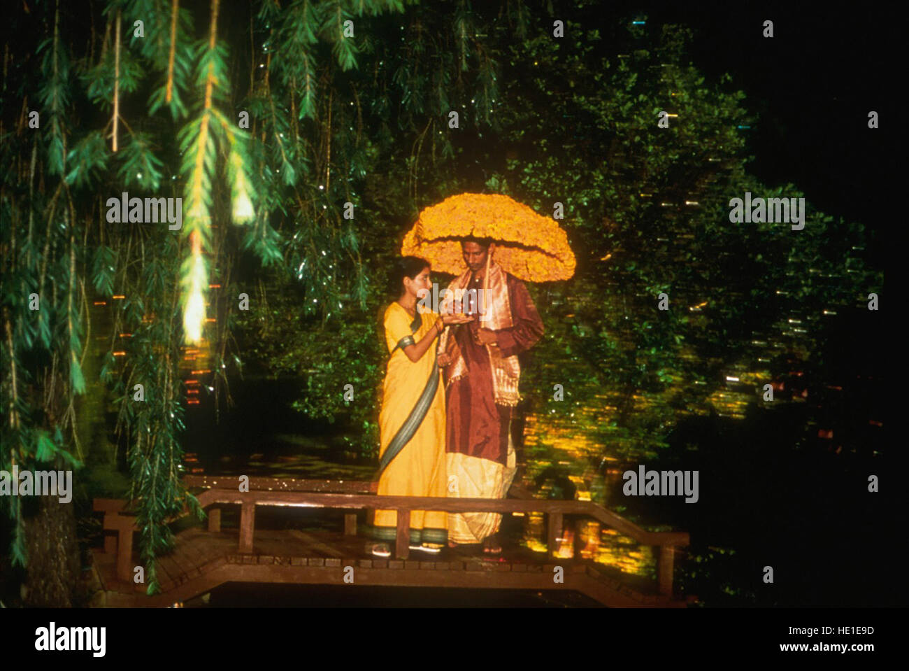 Monsoon Wedding, Indien 2001 Regie: Mira Nair Schauspieler/Stars: Naseeruddin Shah, Lillete Dubey Shefali Shetty Stockfoto