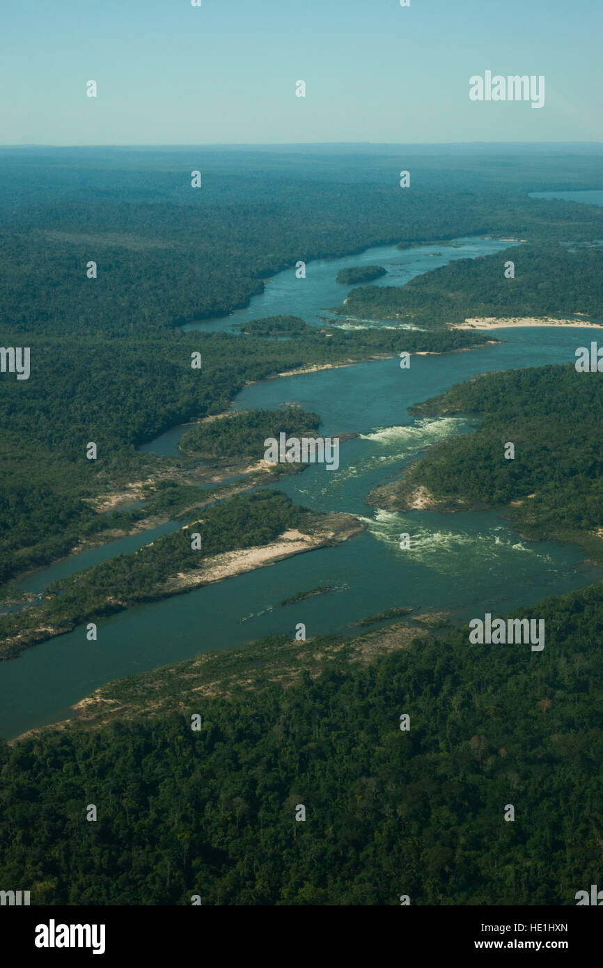 Aérial Ansicht des Flusses Juruena zu schießen, während der trockenen Jahreszeit Stockfoto