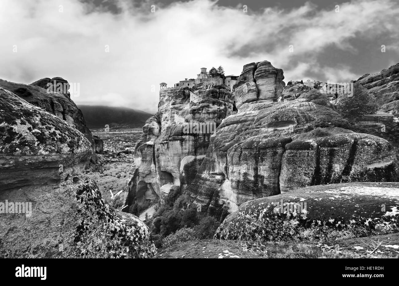 schwarz-weiß Fotografie von Meteora Kalambaka, Griechenland Stockfoto