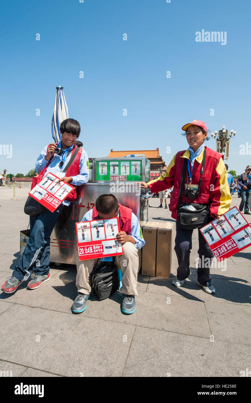 Touristische Fotografen bild Abnehmer auf dem Platz des Himmlischen Friedens, Peking, China. Stockfoto