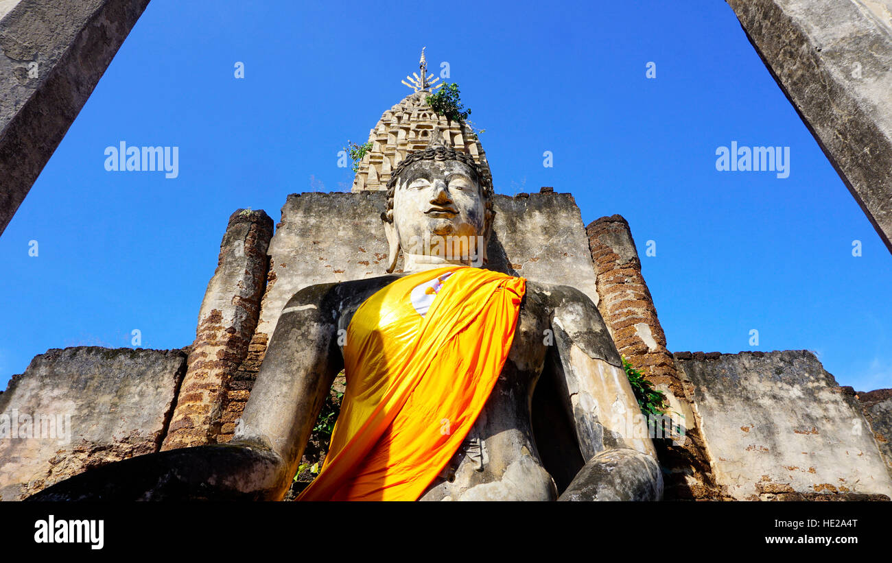 Buddha Statue Skulptur am Tempel in Sukhothai Weltkulturerbe Stockfoto