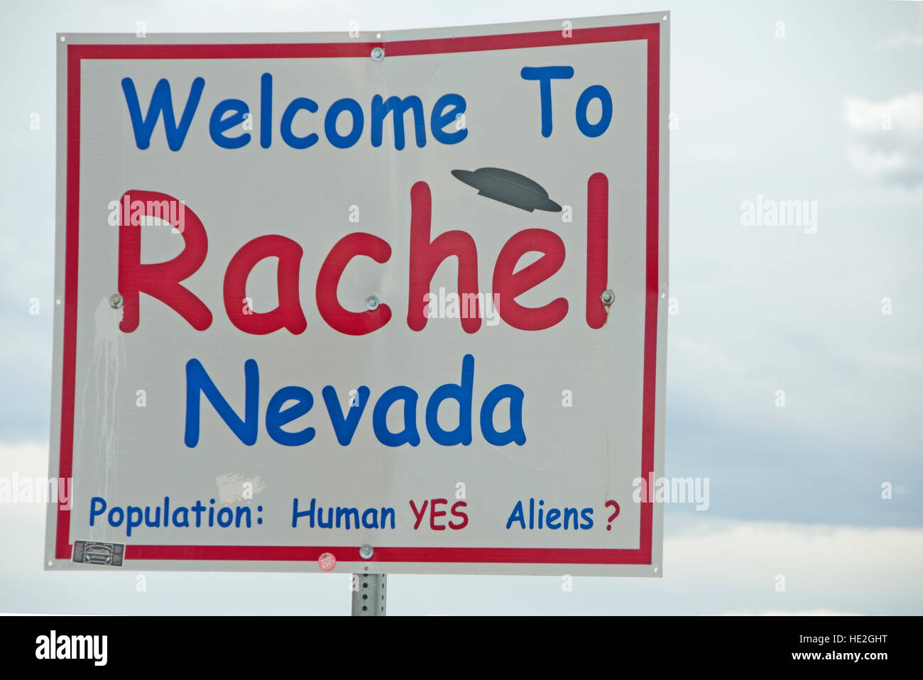 Willkommen Schild an Rachel, Nevada, Haus des kleinen a ' Inn Restaurant, Bar und Motel Stockfoto