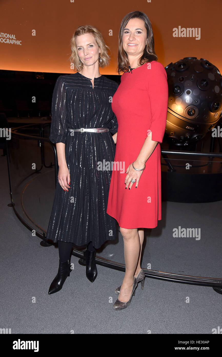 Deutschlandpremiere von National Geographic Channel TV-Serie "Mars - Die Reise Zum Roten Planeten" im Planetarium in Prenzlauer Berg.  D: Cosima Shaw, Inka Schneider wo: Berlin, Deutschland bei: 3. November 2016 Stockfoto