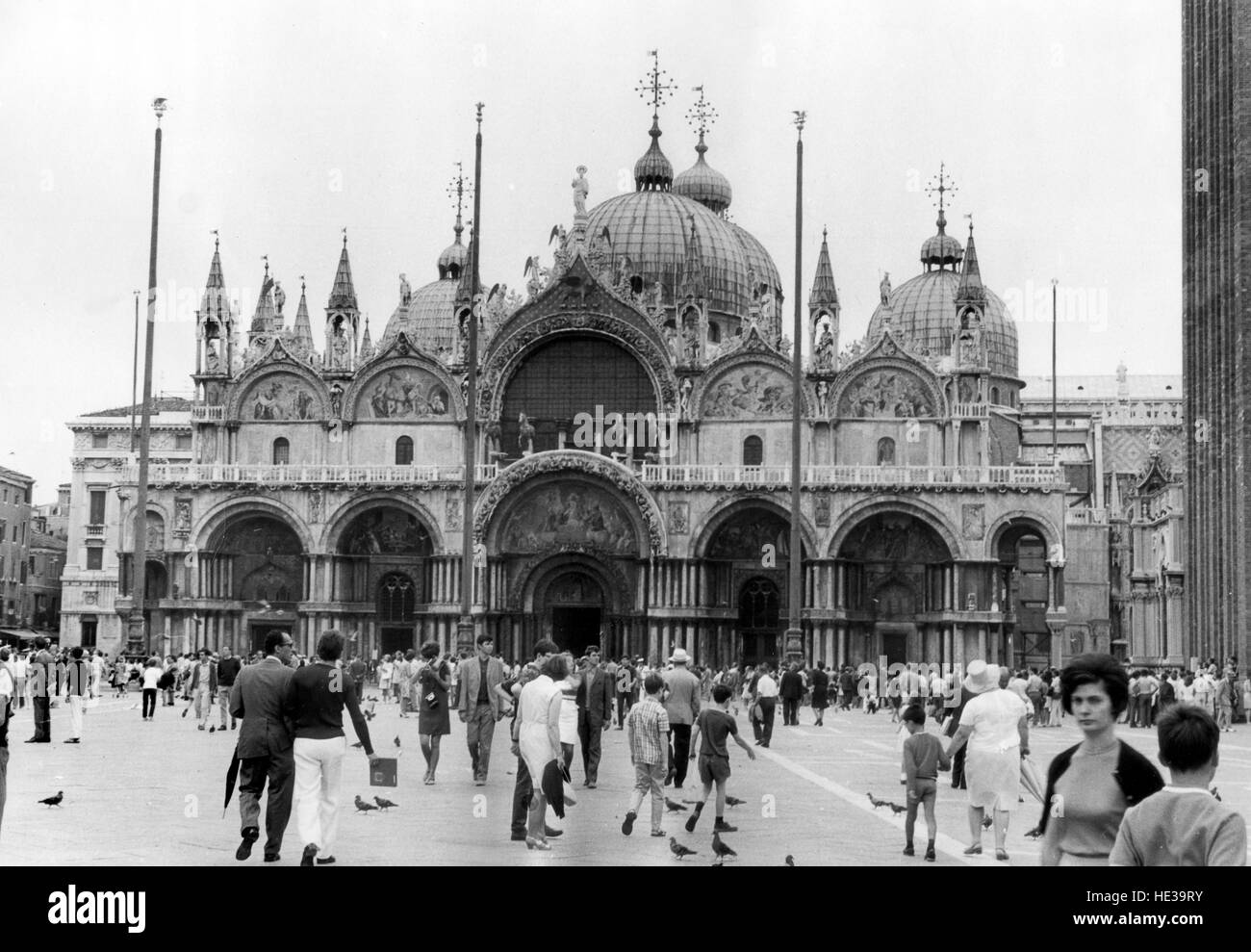 Piazza San Marco Markusplatz Venedig Venetien Italien Europa 1967 1960er Jahre historisches Italien Italienische Touristenattraktion Bild von David Bagnall Stockfoto