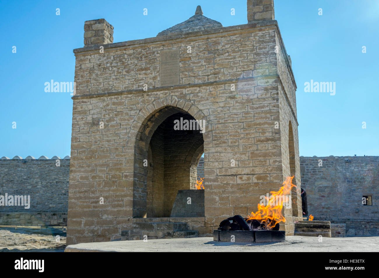Feuer brennt im Feuertempel, Baku, Aserbaidschan Stockfoto