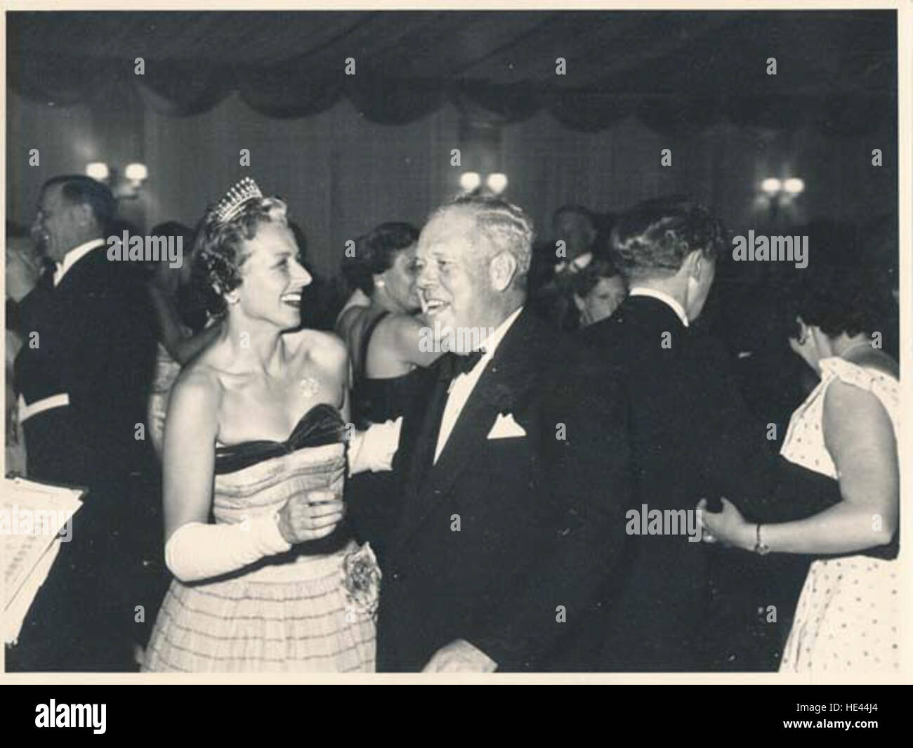 Mit Lady Shawcross am Ball bei Commonwealth Law Conference - Juli 1955 Stockfoto