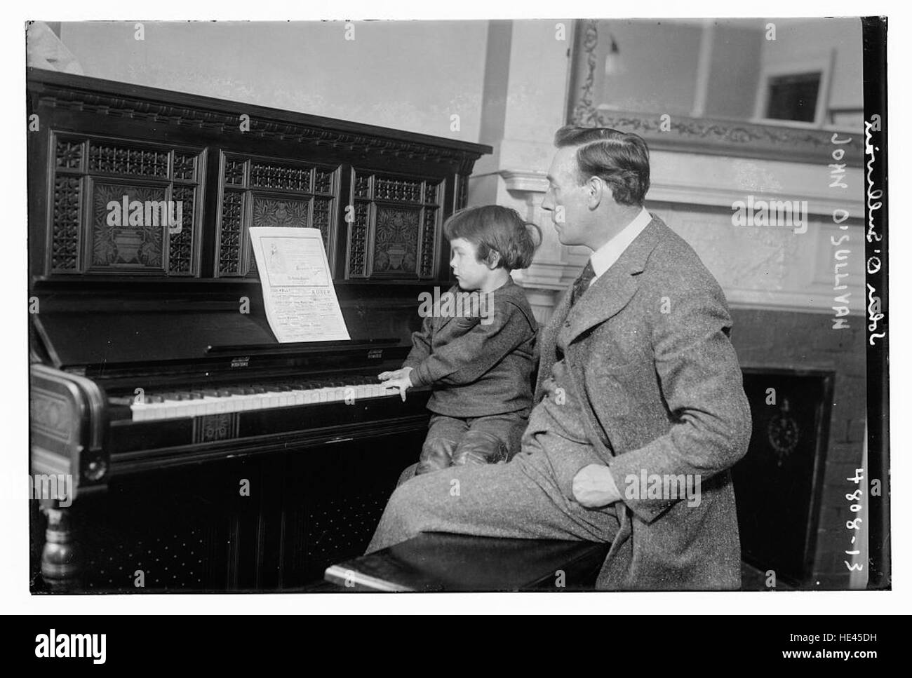 Dieses Bild von John O'Sullivan repräsentiert eine historische Szene aus einer vergangenen Zeit. Das Kunstwerk fängt das Wesen vergangener Geschichte ein und bietet ein visuelles Fenster in die Antike und dokumentiert die kulturelle und historische Bedeutung des Themas. Stockfoto