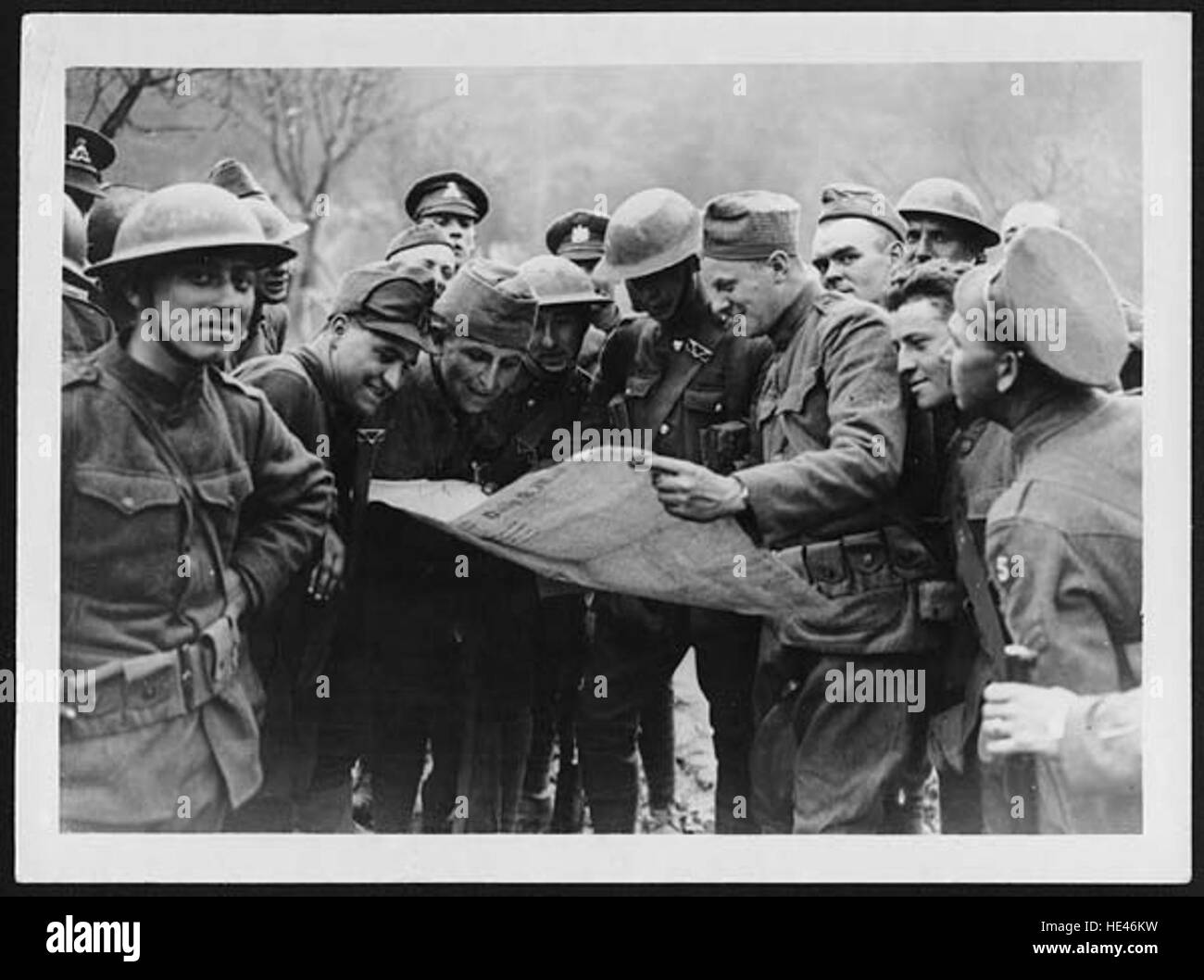 Das starke amerikanische und britische Interesse am Fortschritt der Geschichte spiegelt sich in der Untersuchung vergangener Bilder und Artefakte wider. Diese Faszination für die antike Vergangenheit bietet eine wertvolle Verbindung zur gemeinsamen Geschichte beider Nationen. Stockfoto