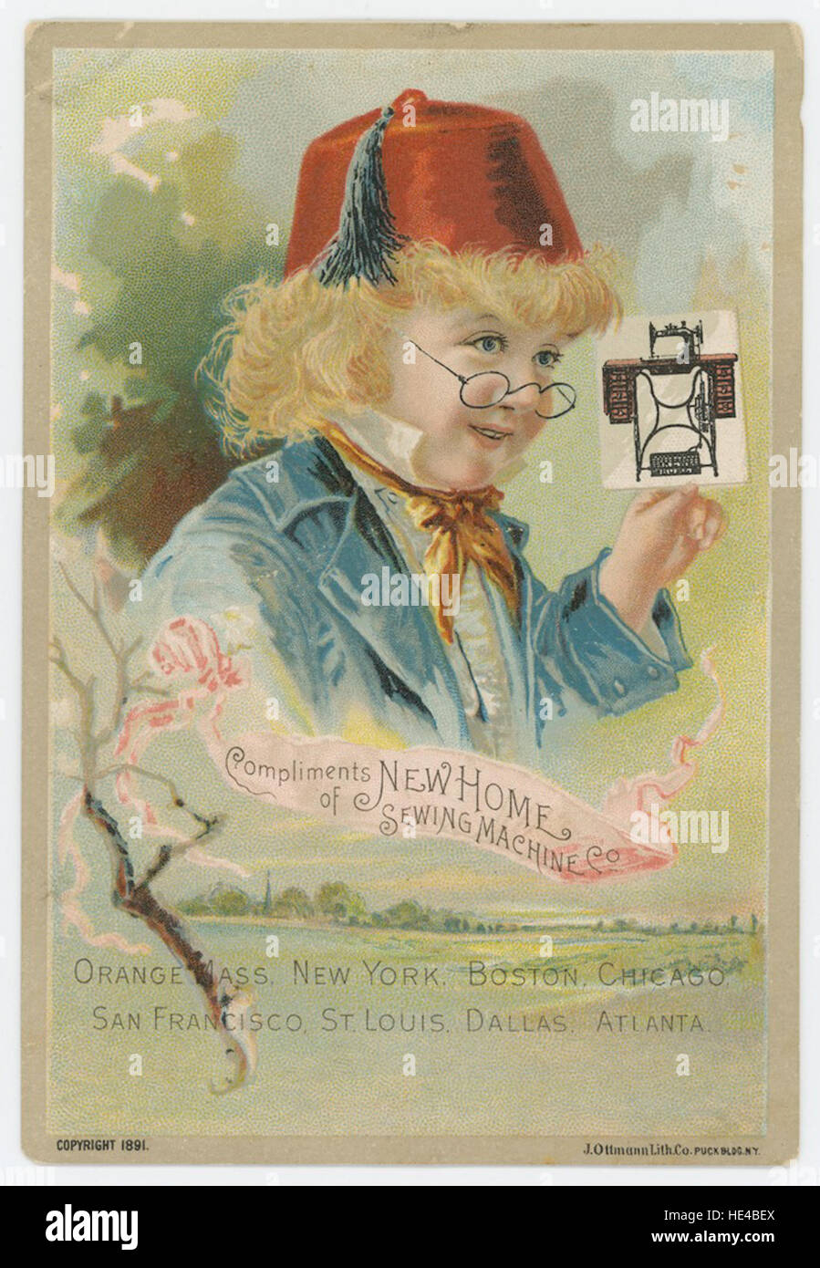 Diese Vintage-Werbekarte der New Home Sewing Machine Company zeigt eine nostalgische Illustration aus der Vergangenheit. Es unterstreicht die Rolle des Unternehmens bei der Popularisierung von Nähmaschinen durch Handelskarten und Werbung, ein wichtiger Teil der amerikanischen Industriegeschichte. Stockfoto