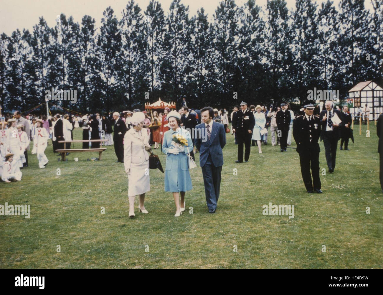 Ihre Majestät die Königin am Brigg Fair 12. Juli 1977 Stockfoto