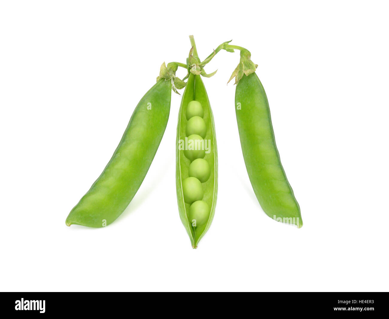 Grüne Erbsen, Erbsenschoten isoliert auf weißem Hintergrund Stockfoto