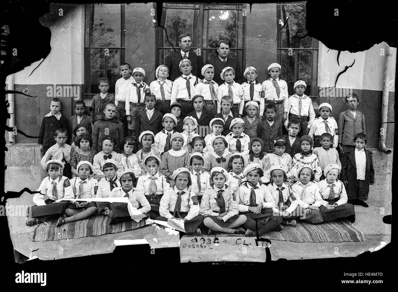 Gruppe von Kindern der vierten Klasse von 1938, historisches Bild aus Rumänien, Costică Acsinte Archive, Ialomița Stockfoto