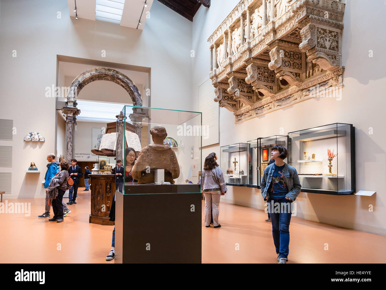 Florenz, Italien - 4. November 2016: Halle mit Dekorationen im Museo Dell Opera del Duomo (Museum der Werke der Kathedrale). Museum mit dem original Stockfoto