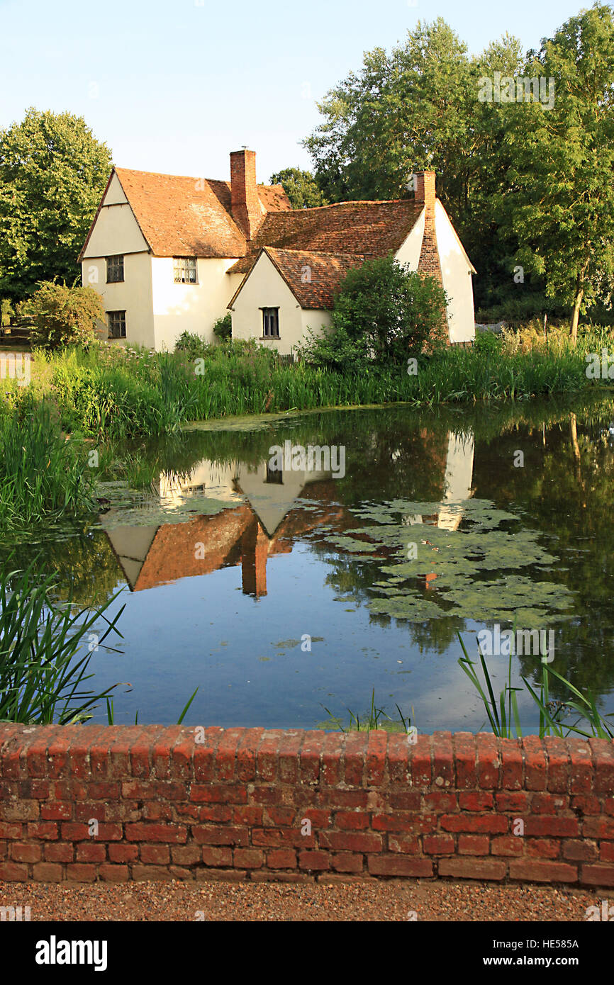 Willy Lotts Haus/Hütte am Fluss Stour in der Flatford Mill East Bergholt Suffolk, wie in John Constable's Haywain gesehen Stockfoto