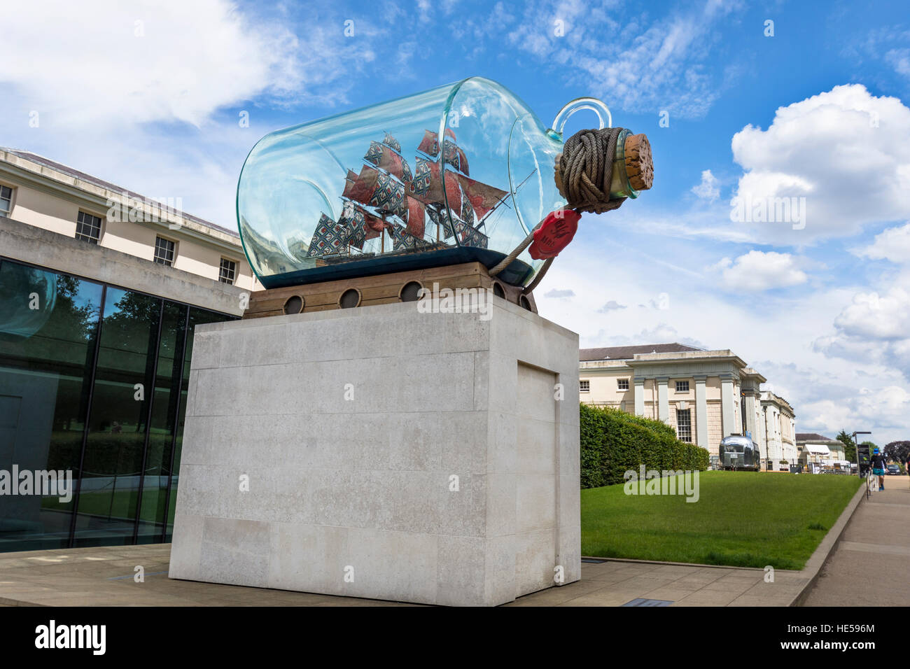 Boot in einer Flasche vor Greenwich Maritime Museum Stockfoto