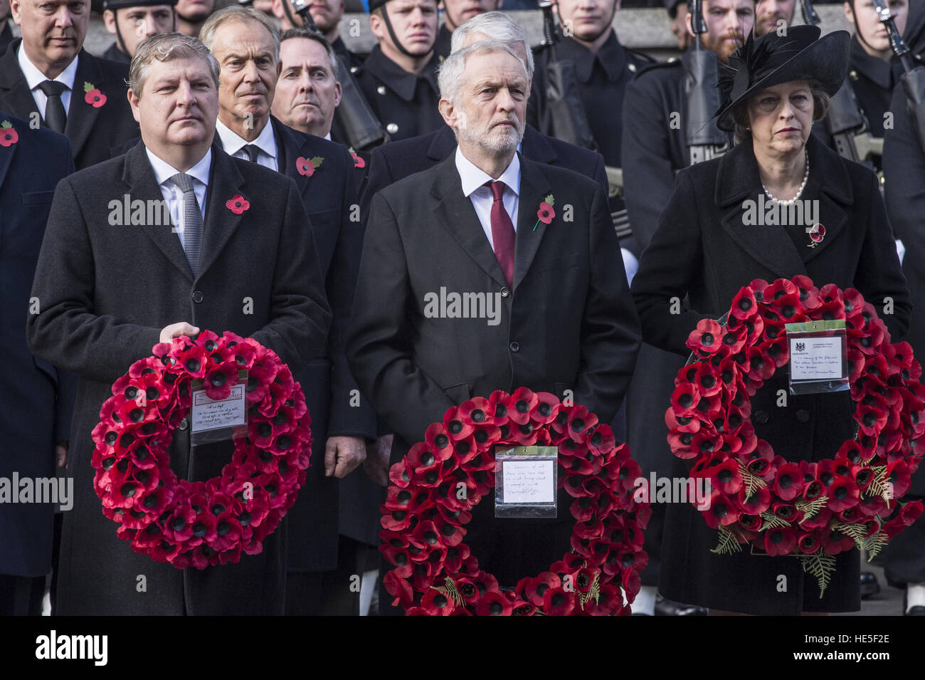 Politiker und Royals besucht einen Service am Ehrenmal zum Gedenken Sonntag anlässlich der Beitrag der britischen und Commonwealth-militärische, zivile Soldaten und Soldatinnen in den beiden Weltkriegen.  Mitwirkende: Angus Robertson, Jeremy Corbyn, Theresa Stockfoto