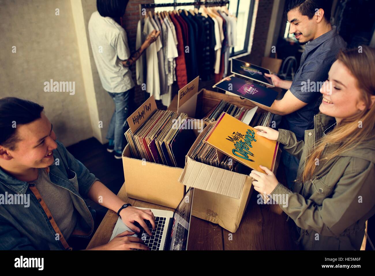 Vinyl Record Store Musik einkaufen Oldschool Klassiker Konzept Stockfoto
