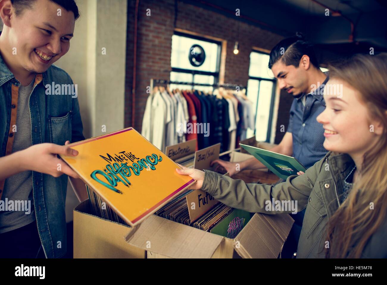 Vinyl Record Store Musik einkaufen Oldschool Klassiker Konzept Stockfoto