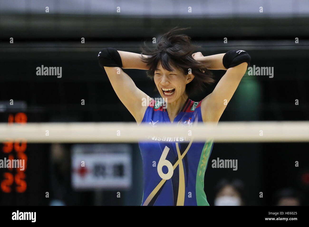 Tokyo Metropolitan Gymnasium, Tokio, Japan. 17. Dezember 2016. Yuki Ishii (), 17. Dezember 2016 - Volleyball: Alle Japan Frauen Volleyball-Meisterschaften 2. Runde match zwischen Hisamitsu Quellen 3-2 Ageo Sanitäter am Tokyo Metropolitan Gymnasium, Tokio, Japan. © AFLO SPORT/Alamy Live-Nachrichten Stockfoto